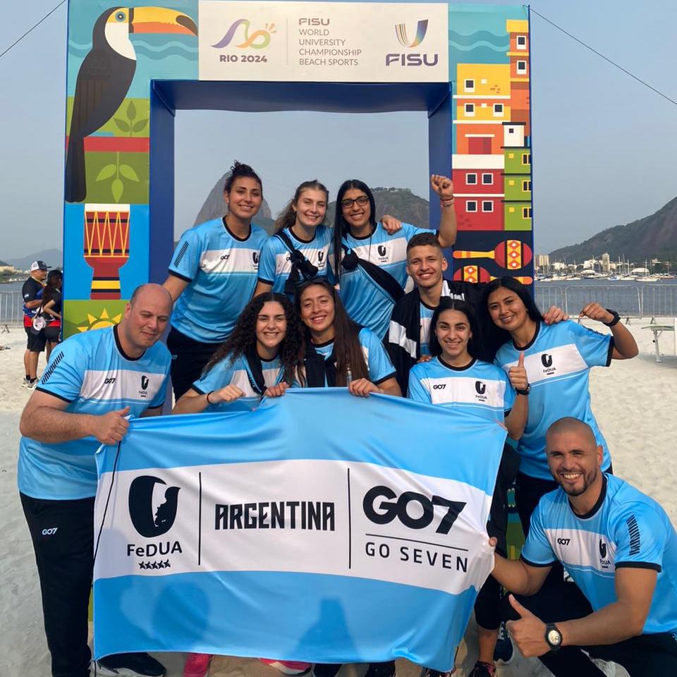 Estudiantes de la UNPAZ integran la delegación nacional en el Mundial Universitario de Deportes de Playa en la ciudad de Río de Janeiro.